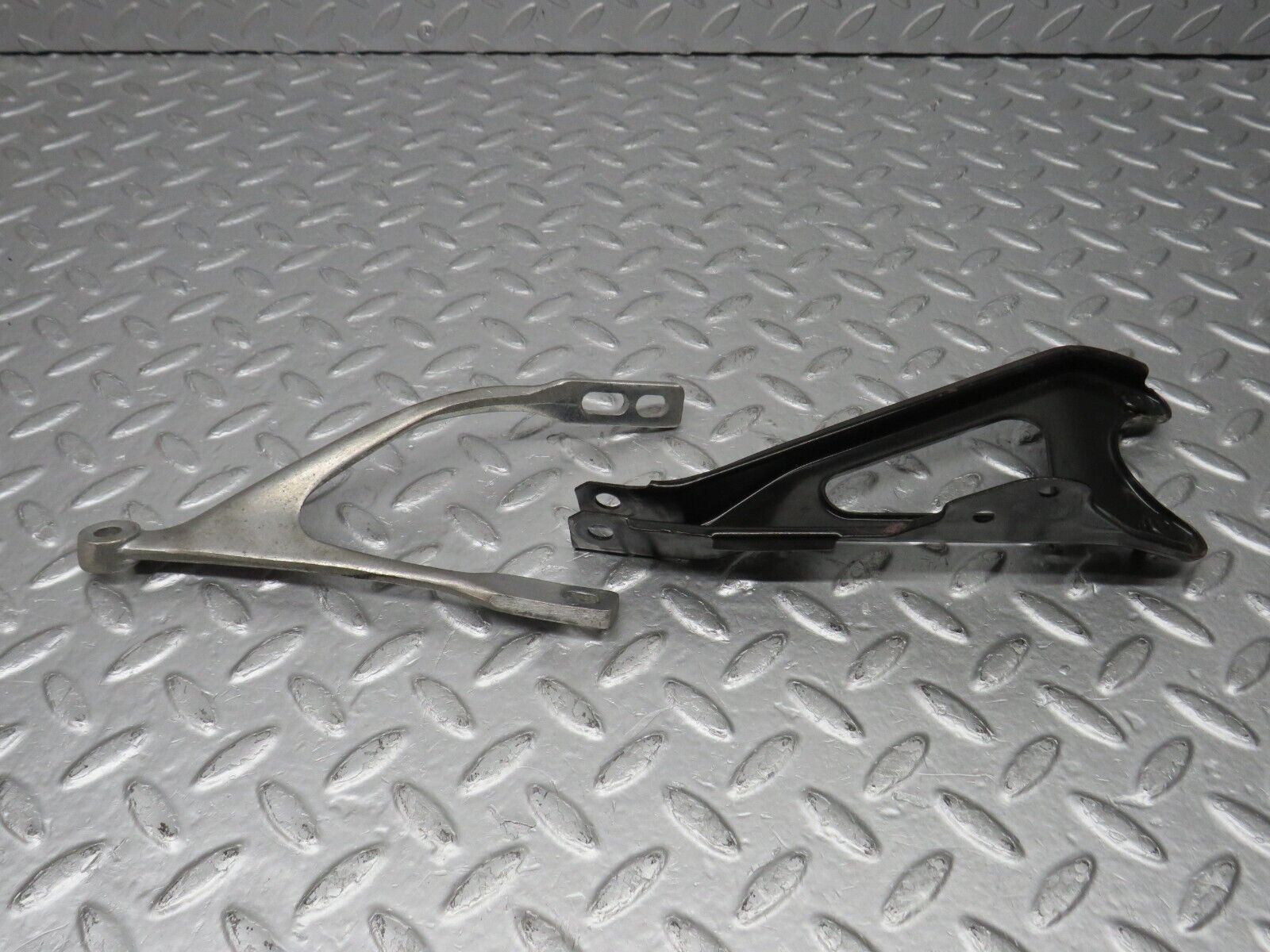 38867 Mercedes-Benz W201 190E 2.6L Steering Column Bracket