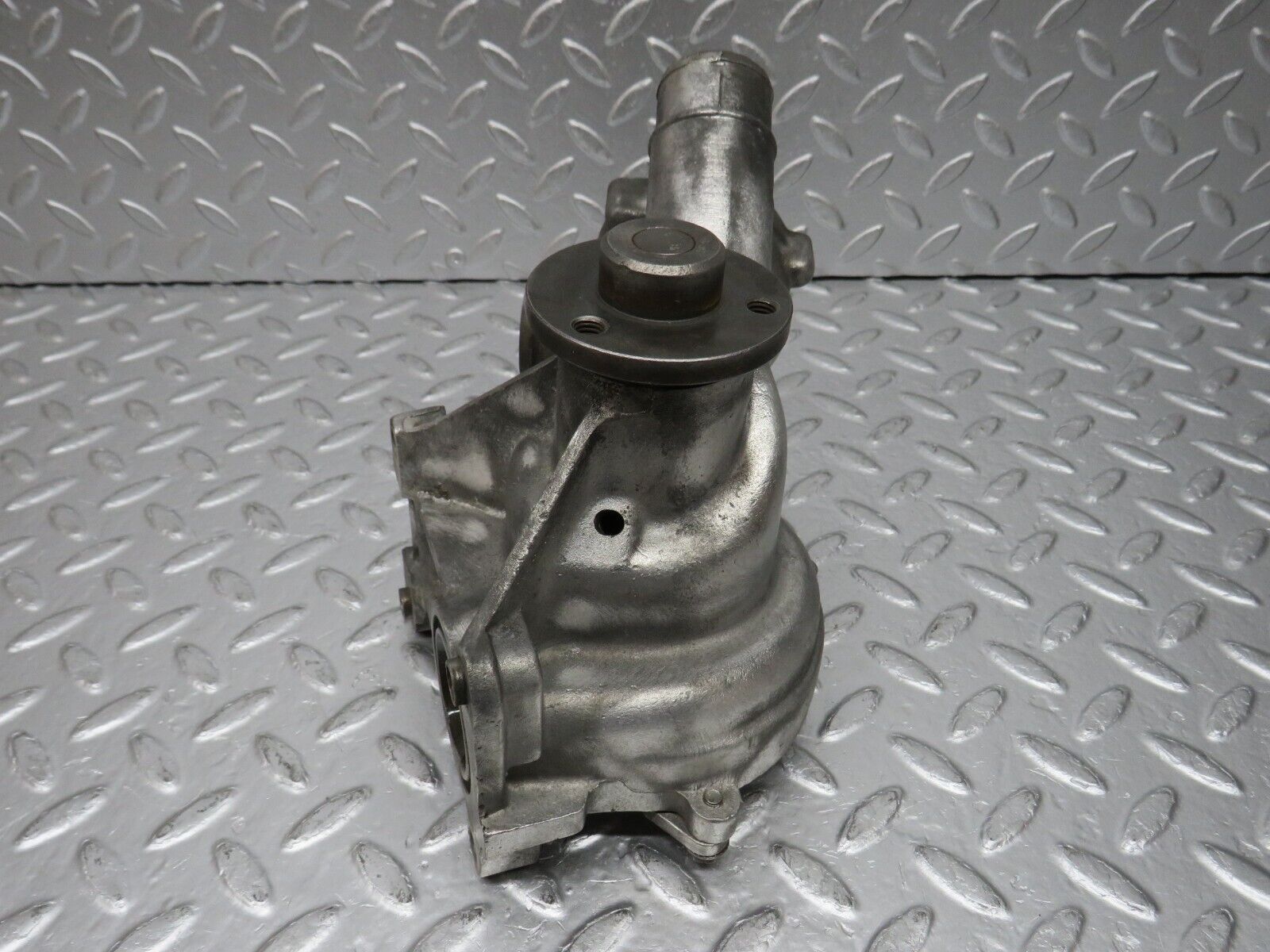 32616 Mercedes-Benz S124 300TE Wagon Water Pump
