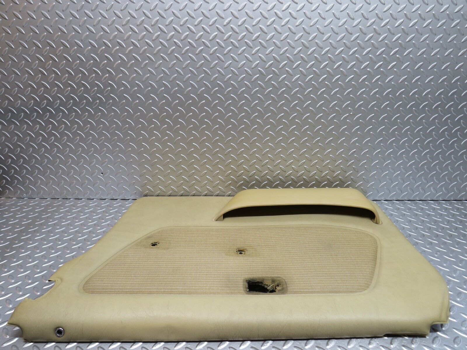 29617 Mercedes-Benz W123 230E Front Right Door Card Beige