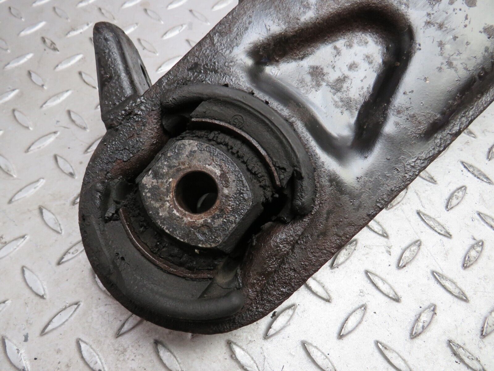 5524 Mercedes-Benz W114 280CE Coupe Rear Subframe Axle Carrier