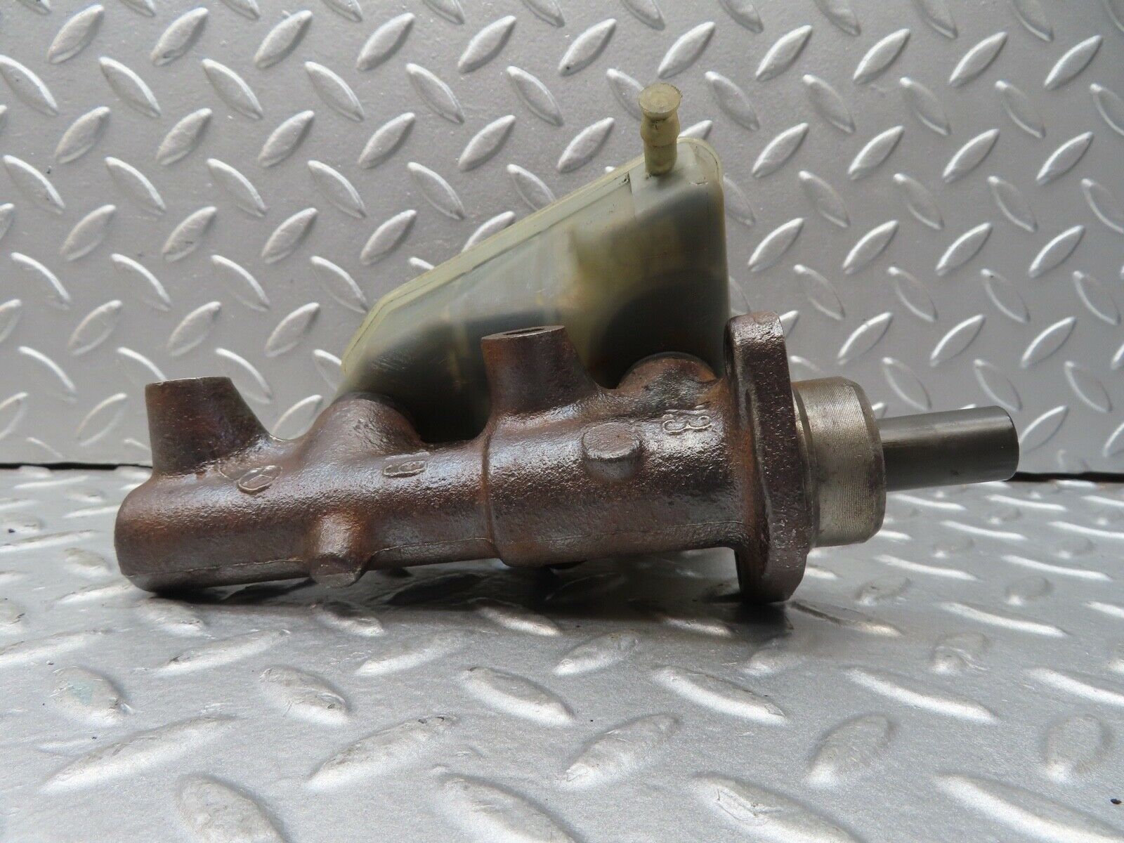 17041 Mercedes-Benz C123 280CE Coupe Brake Master Cylinder With Tank