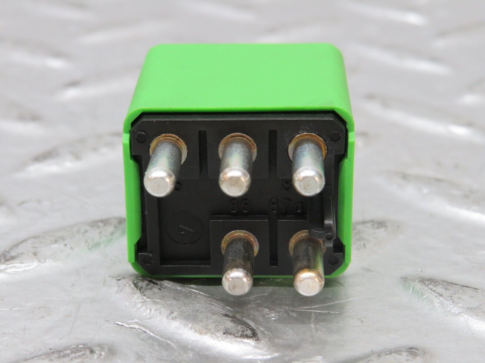 27551 Mercedes-Benz S124 300TE Wagon Headlight Wiper Relay 1268202026