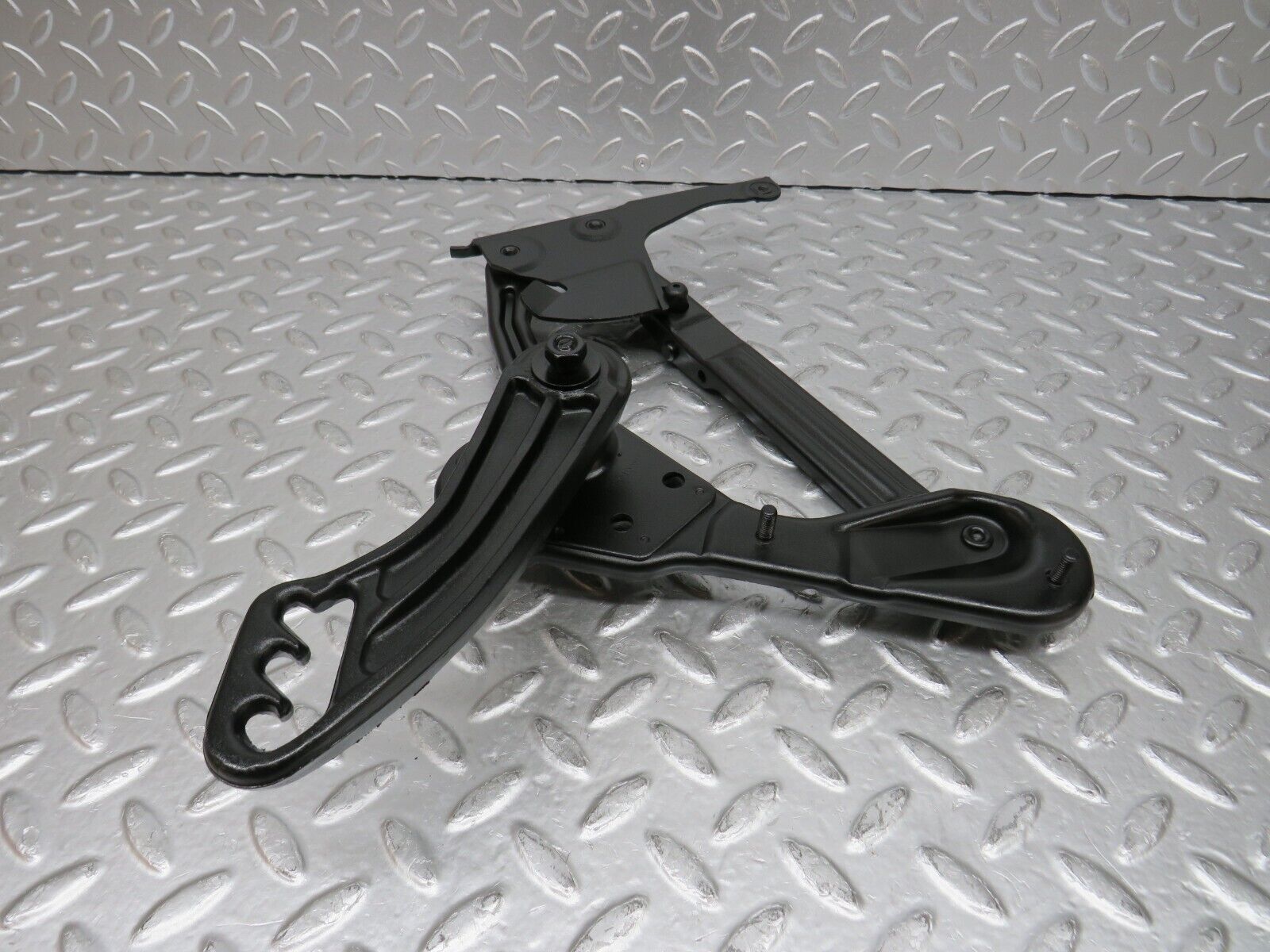 31440 Mercedes-Benz S124 220TE Wagon Bonnet Hinge Right Side 1298870274