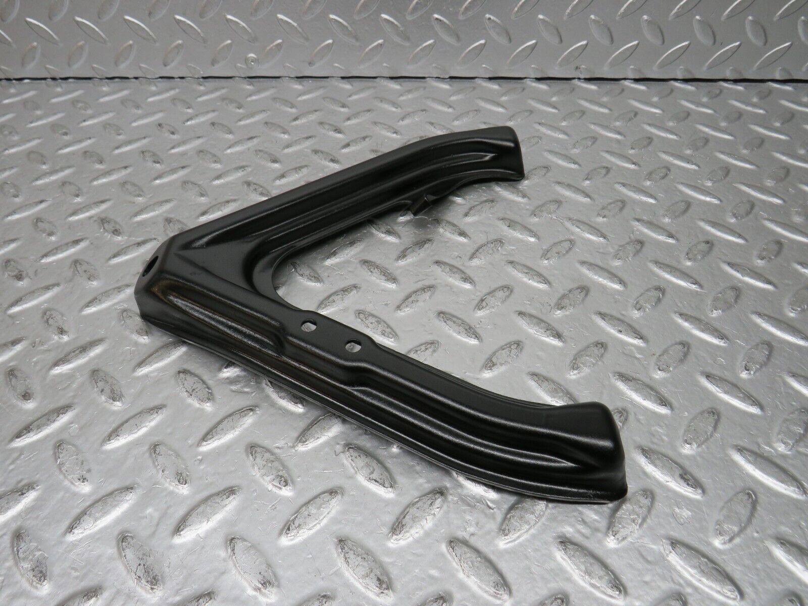 29907 Mercedes-Benz W123 230E Air Intake Manifold Bracket