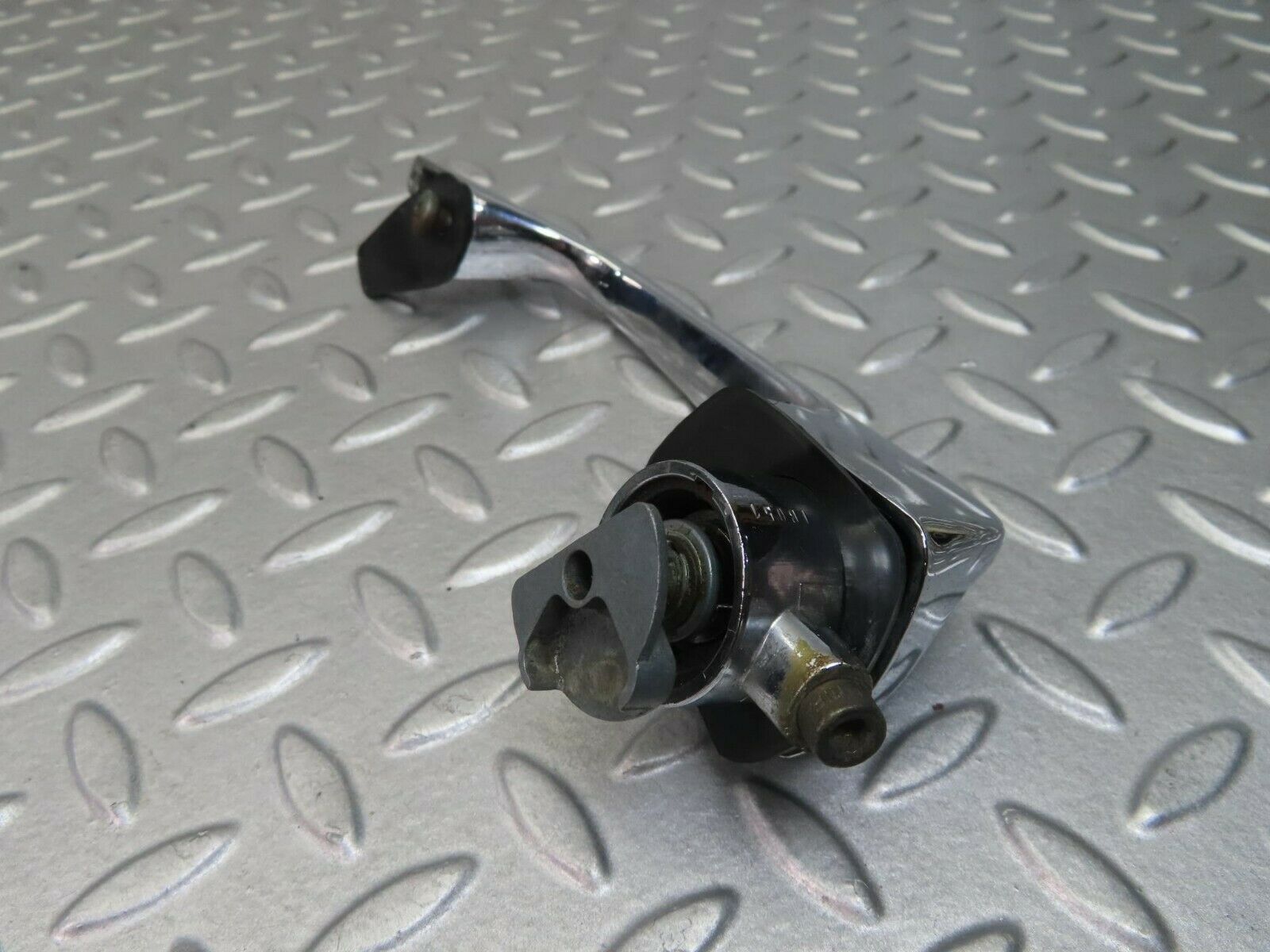 8764 Mercedes-Benz W108 Chrome Door Handle Front Right No Key 1087660801