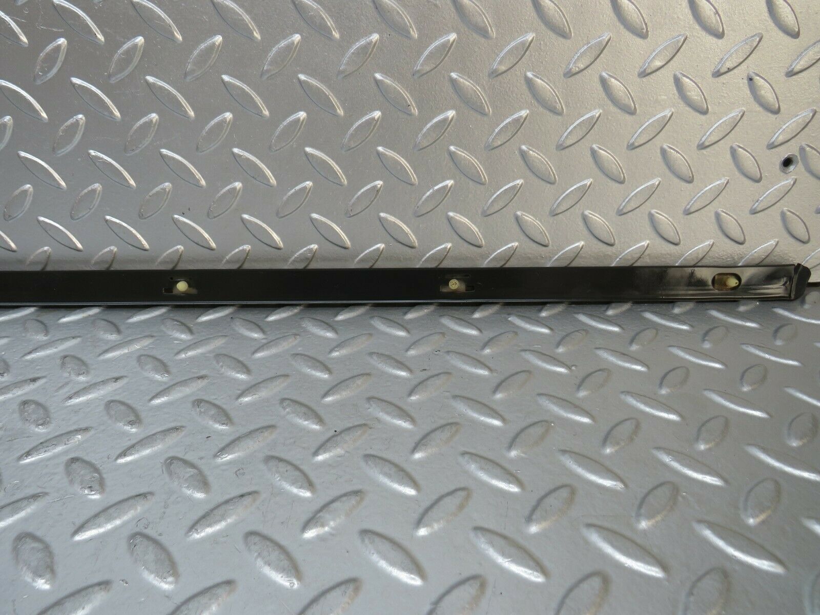 23638 Mercedes-Benz W114 280E Front Right Fender Wing Centre Moulding Trim