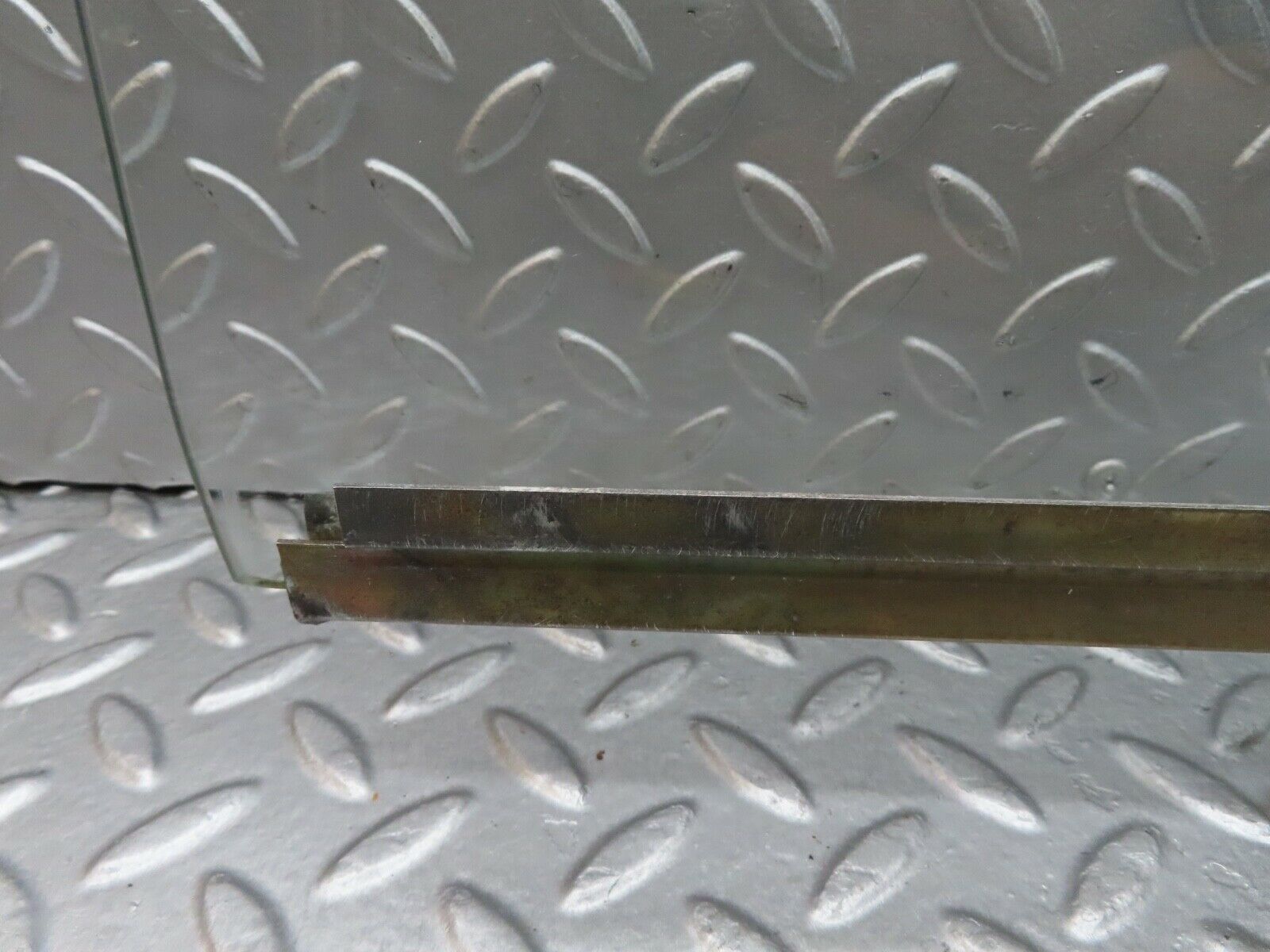 18112 Mercedes-Benz W123 200 Rear Left Window Glass