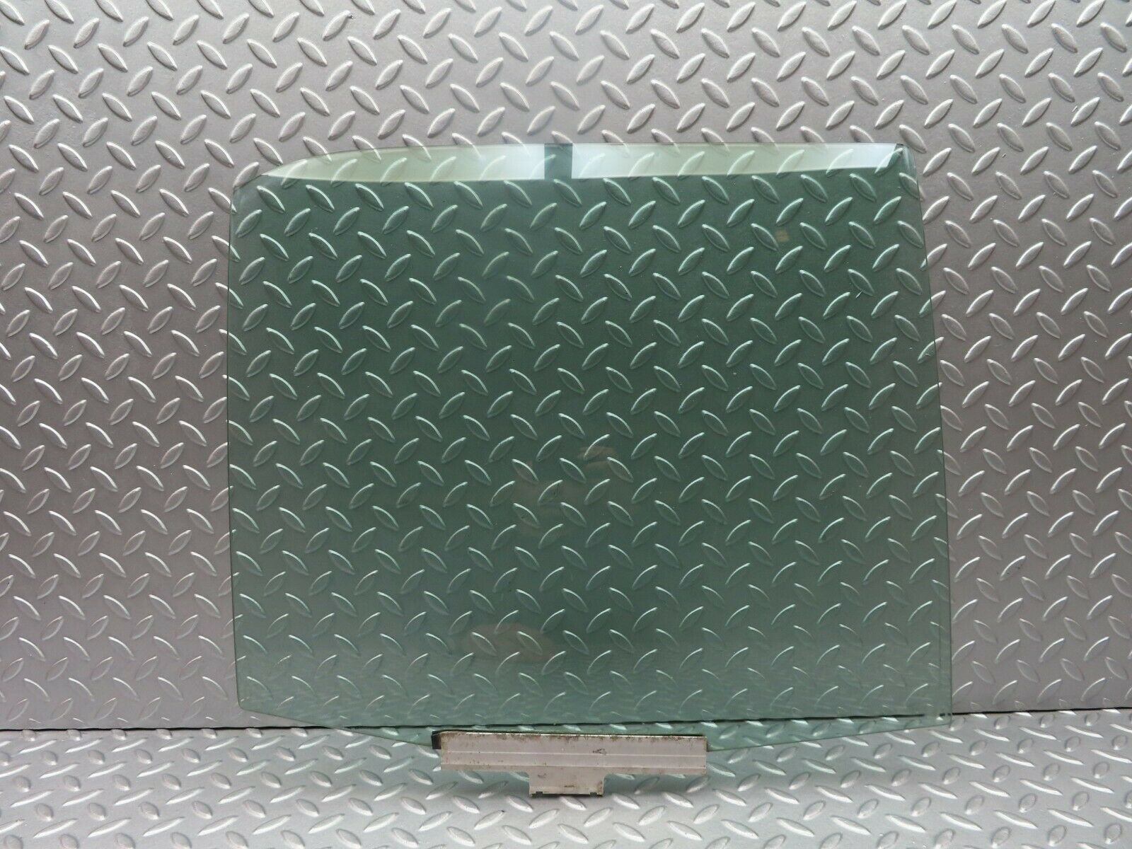 5384 Mercedes-Benz W124 230E Rear Right Door Window Glass