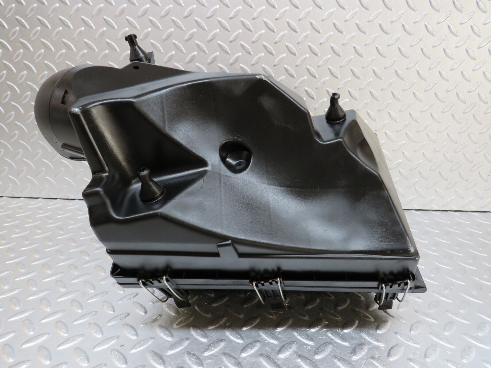 34735 Mercedes-Benz W210 320E Air Filter Box Housing 1120900801