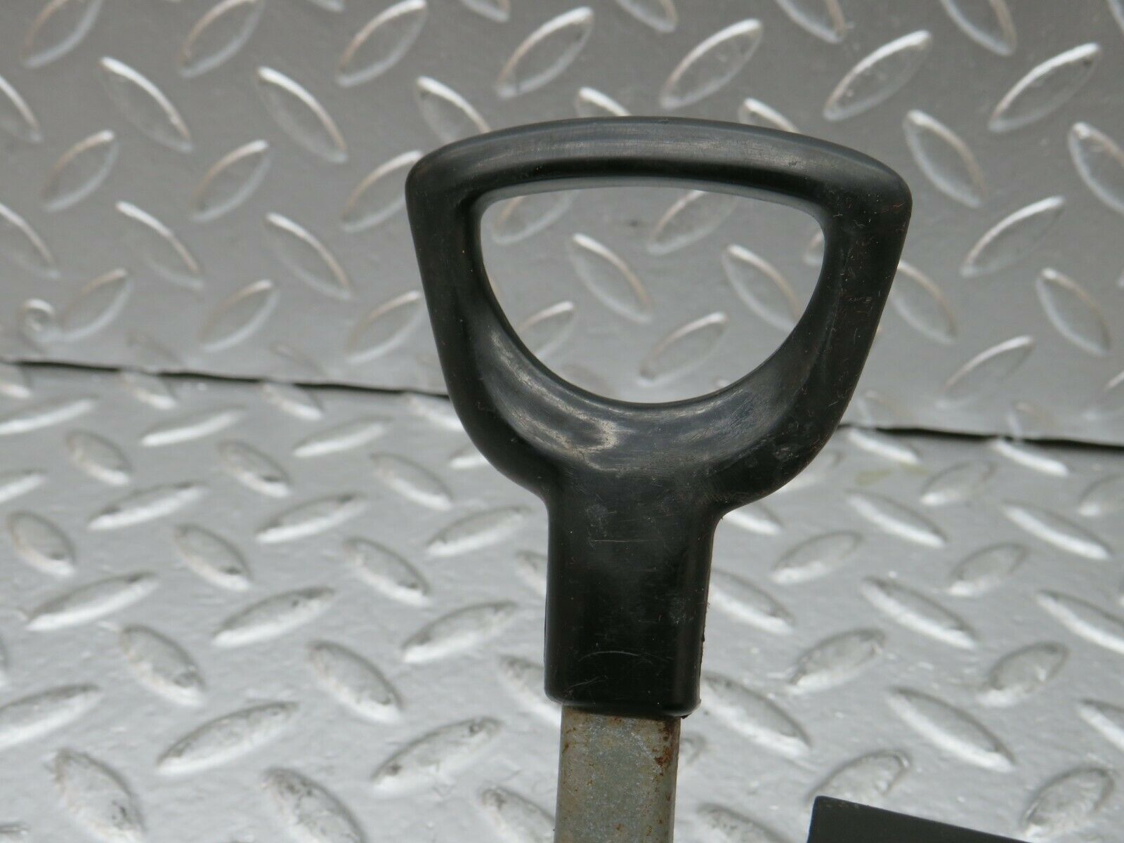 24182 Mercedes-Benz W123 280E Front Right Seat Sliding Mechanism