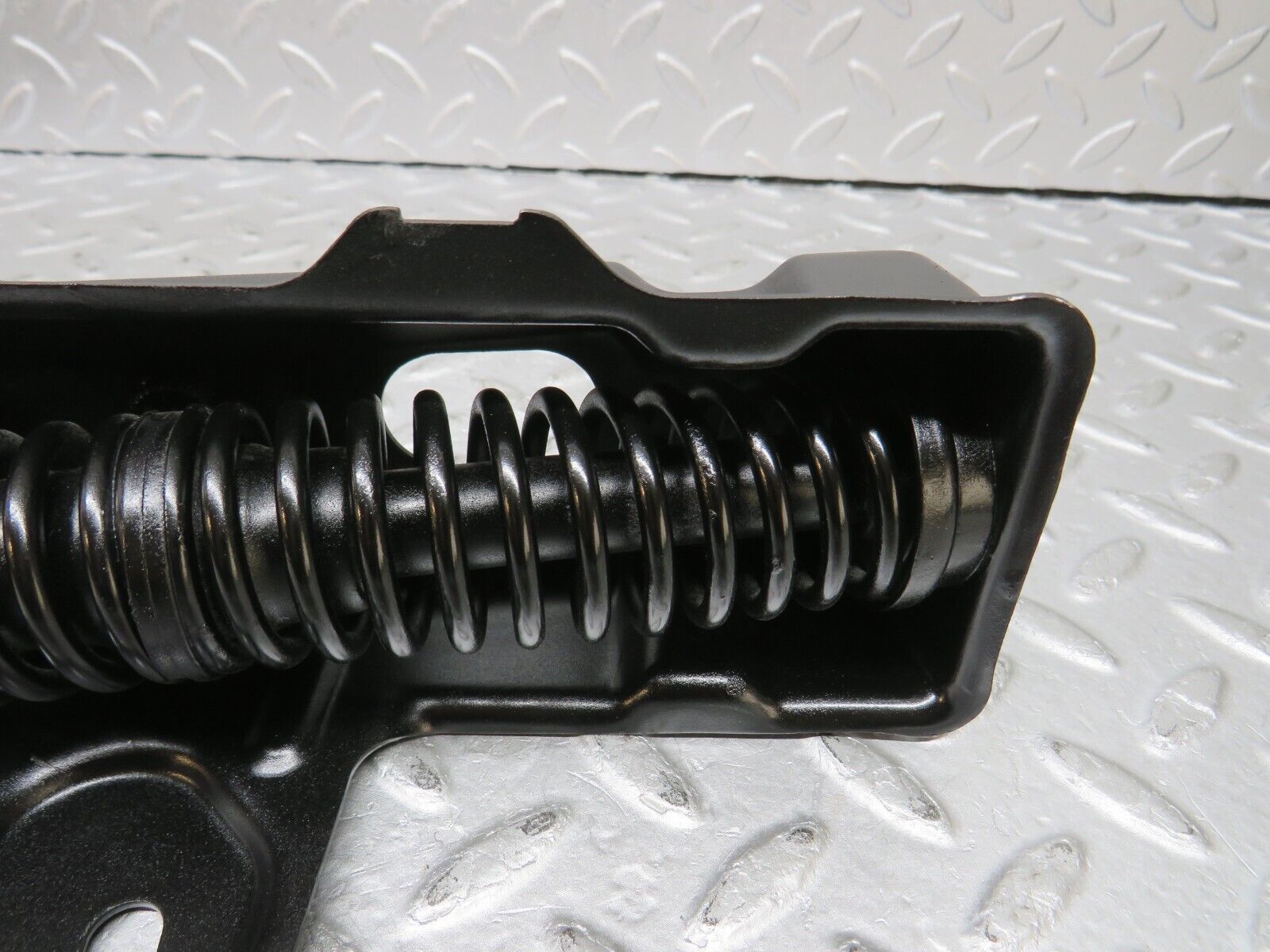 36316 Mercedes-Benz W126 420SE Trunk Hinge Left Side