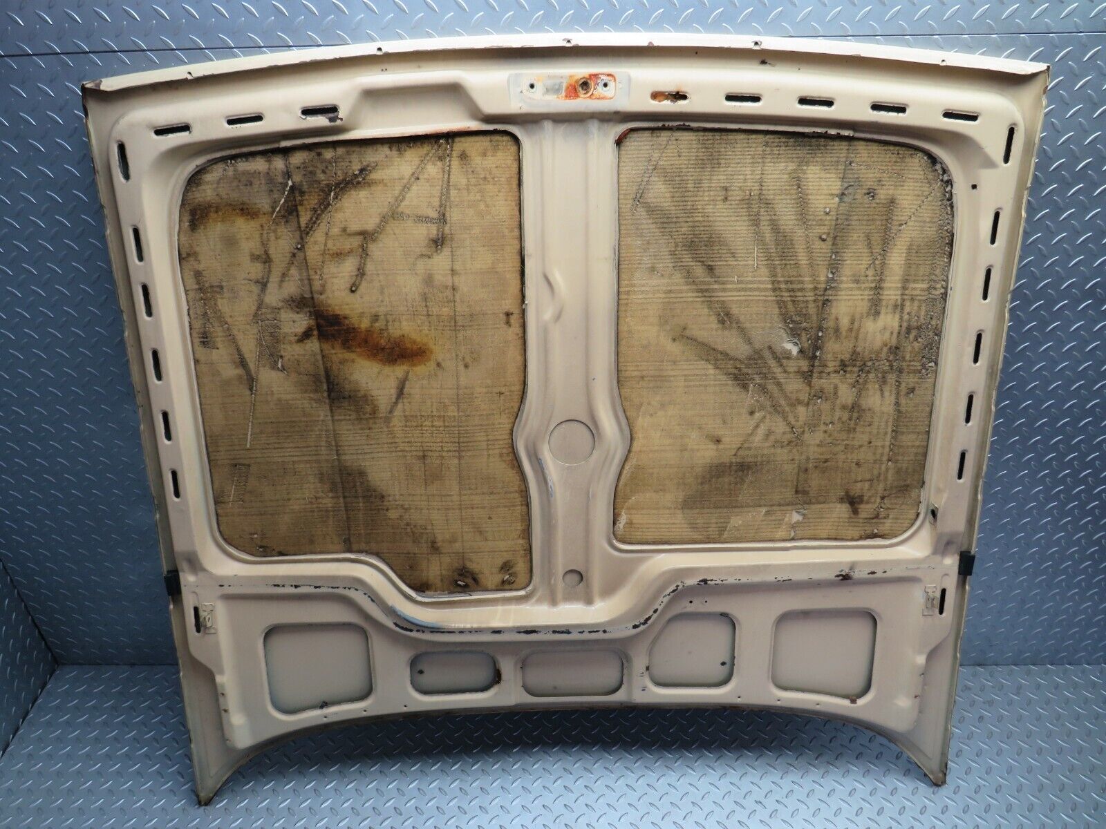 30037 Porsche 924 Bonnet