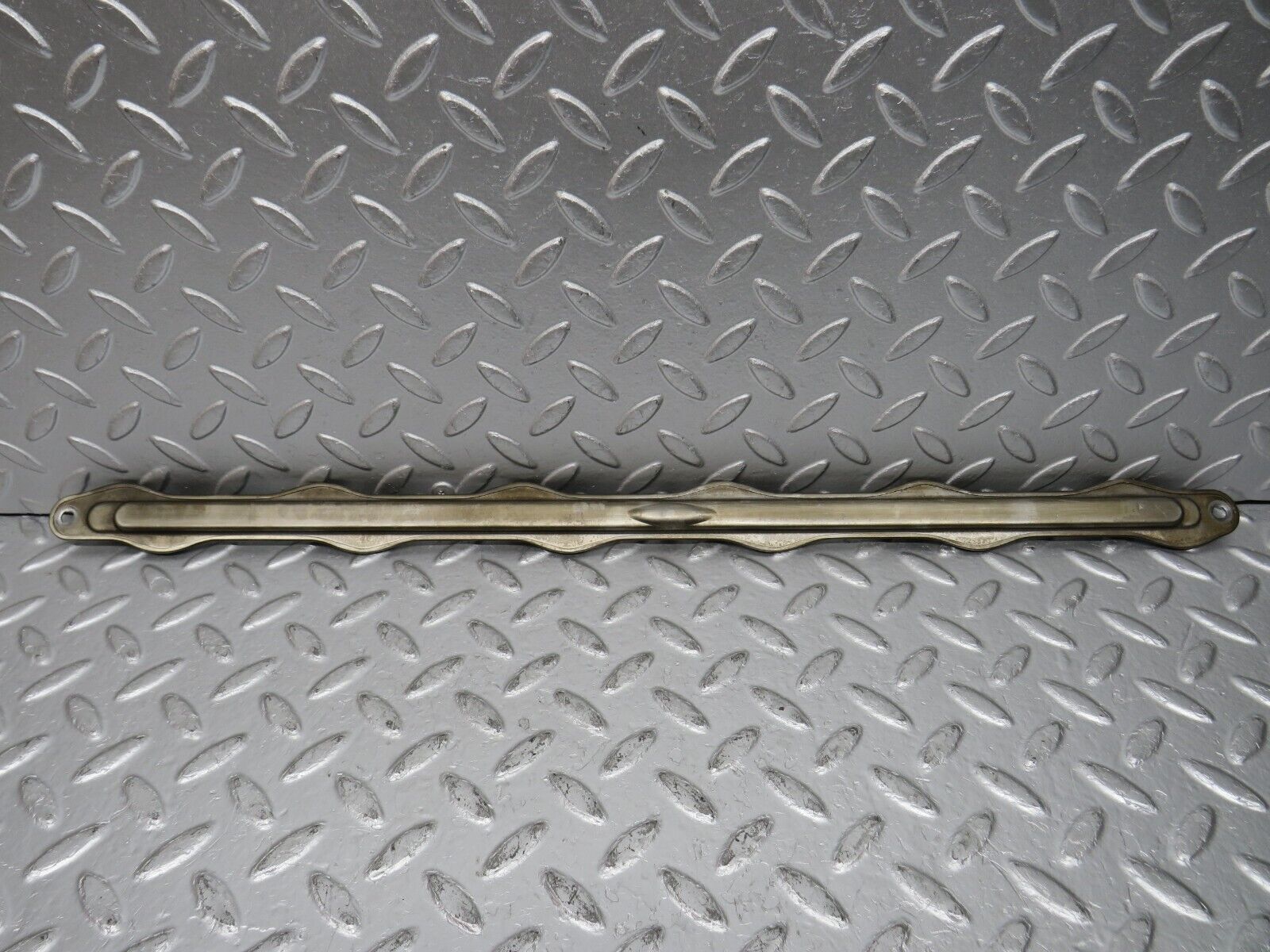 32679 Mercedes-Benz S124 300TE Wagon Camshaft Oil Tube