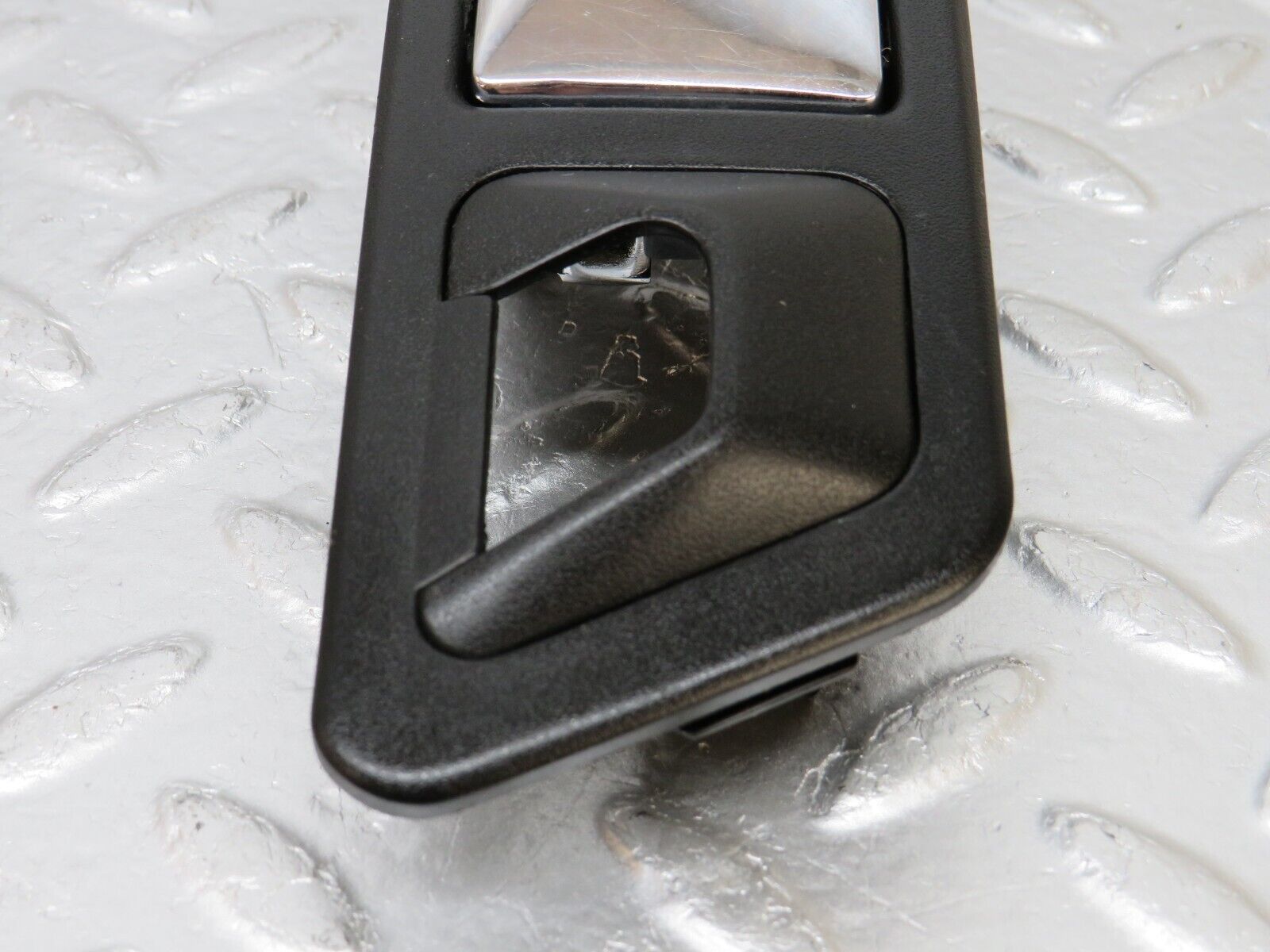 33642 Mercedes-Benz W201 190E 2.0L Right Interior Door Handle 2017660264