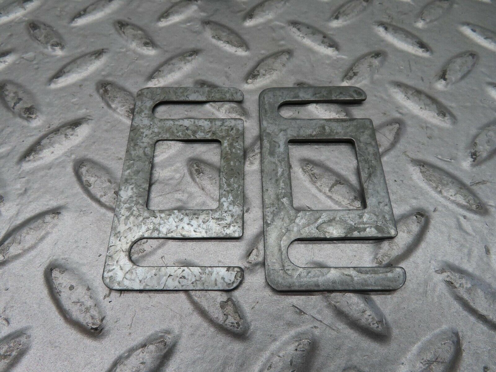 7036 Mercedes-Benz W123 230E Door Lock Latch Right Side