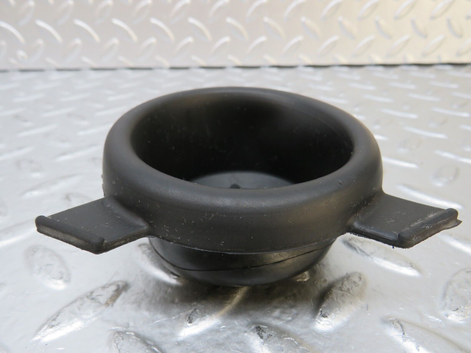 25883 Mercedes-Benz W124 280E Fuel Tank Rubber Seal 1244710481