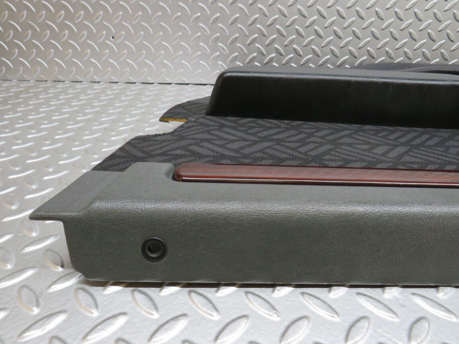 33355 Mercedes-Benz W202 C180 Front Right Door Card 2027202463