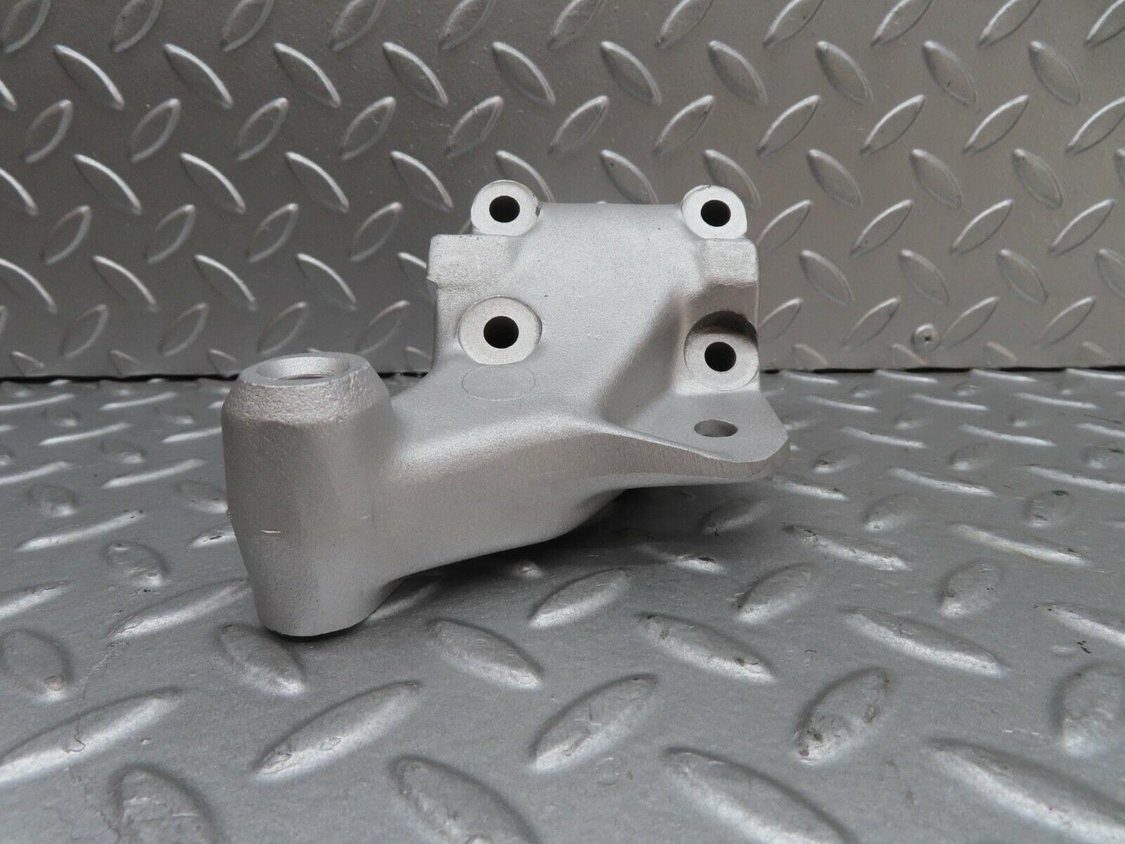 14363 Mercedes-Benz W116 350SE Engine Mount Bracket Right Side 1162232804