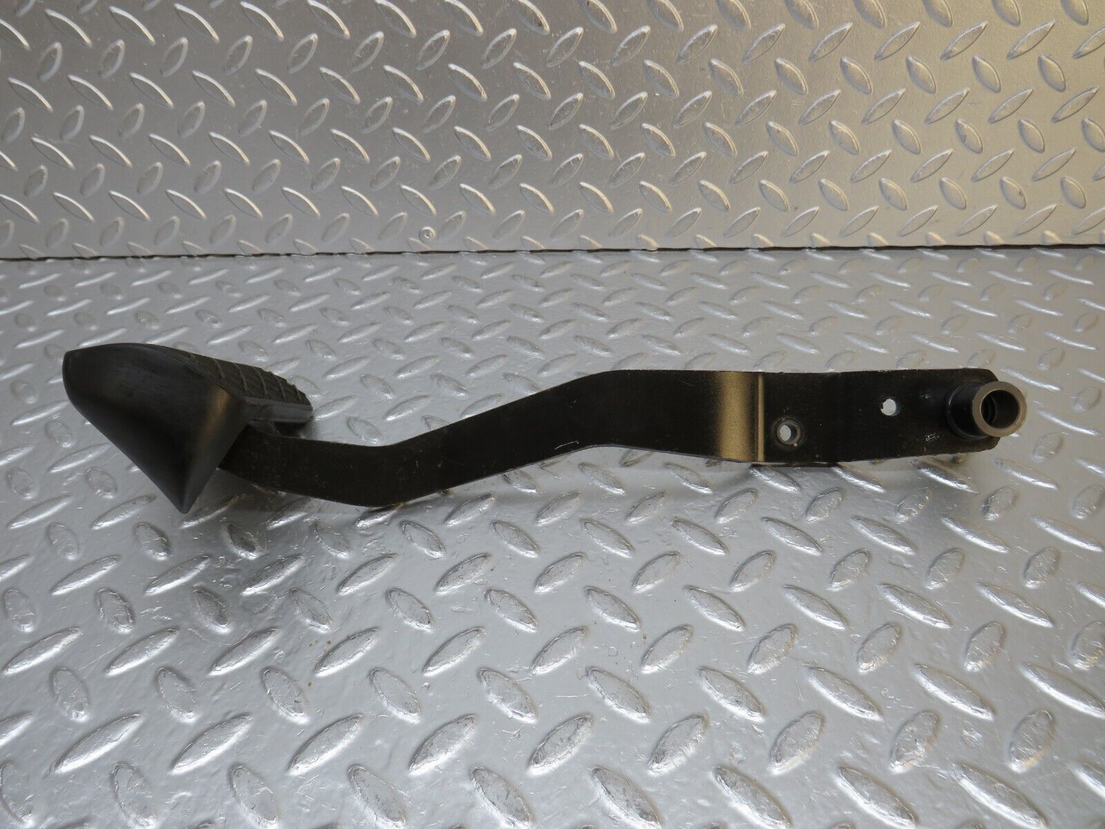 32241 Mercedes-Benz W123 230E Brake Pedal With Rubber 1232910082