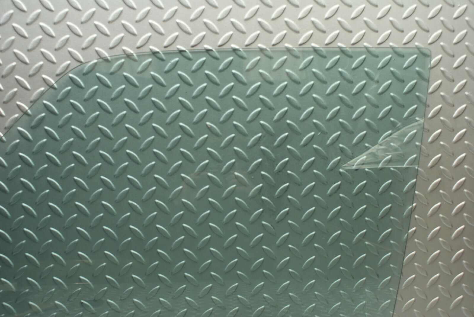 2561 Mercedes-Benz W116 350SE Front Left Door Glass