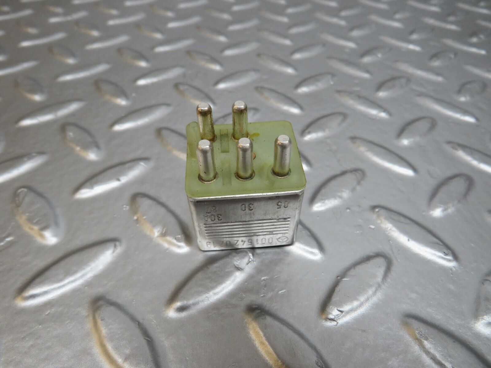 24681 Mercedes-Benz W140 S320 Multi Purpose Relay 0015420219