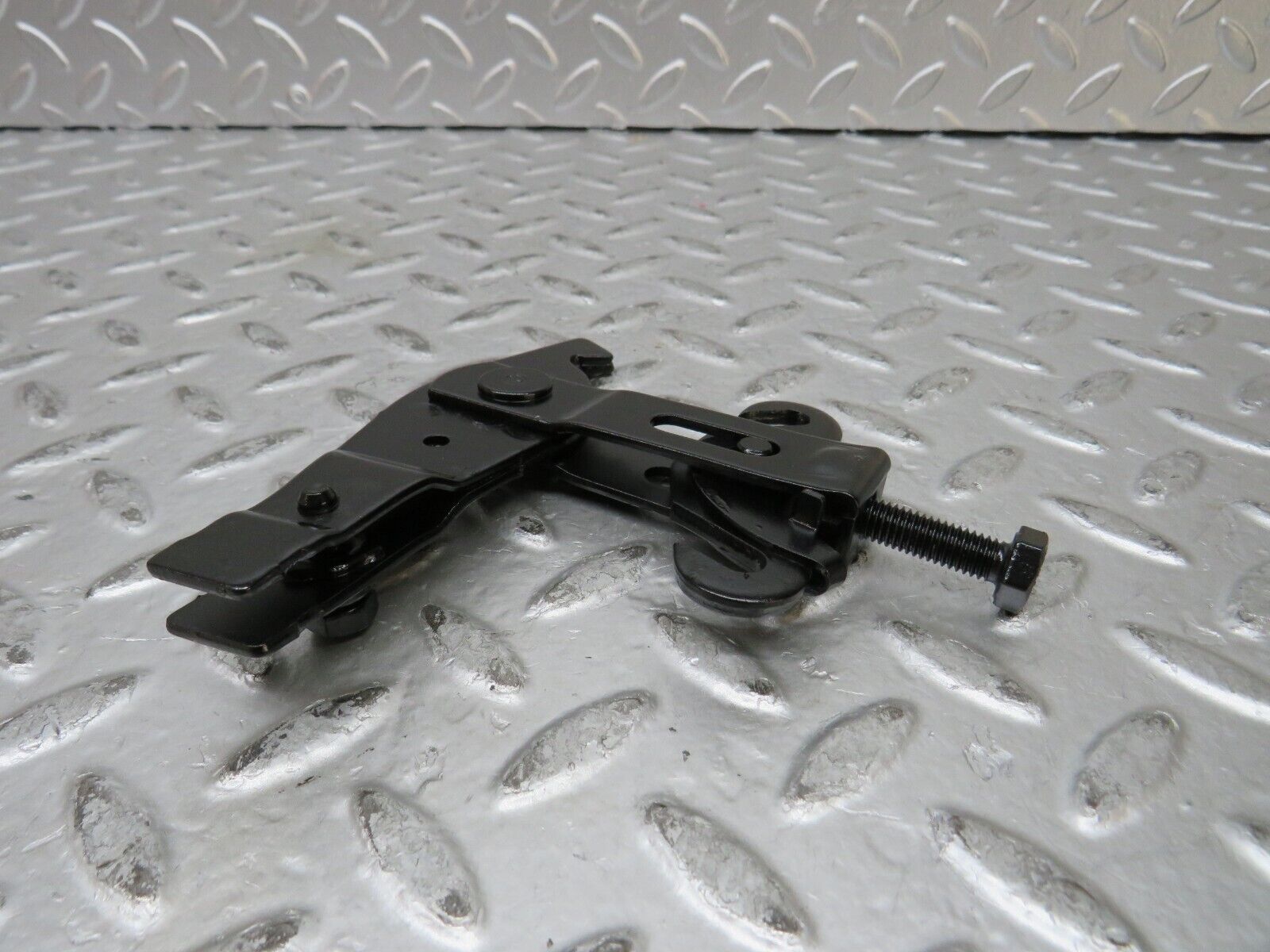 27696 Mercedes-Benz S124 300TE Wagon Handbrake Adjusting Handbrake Regulator