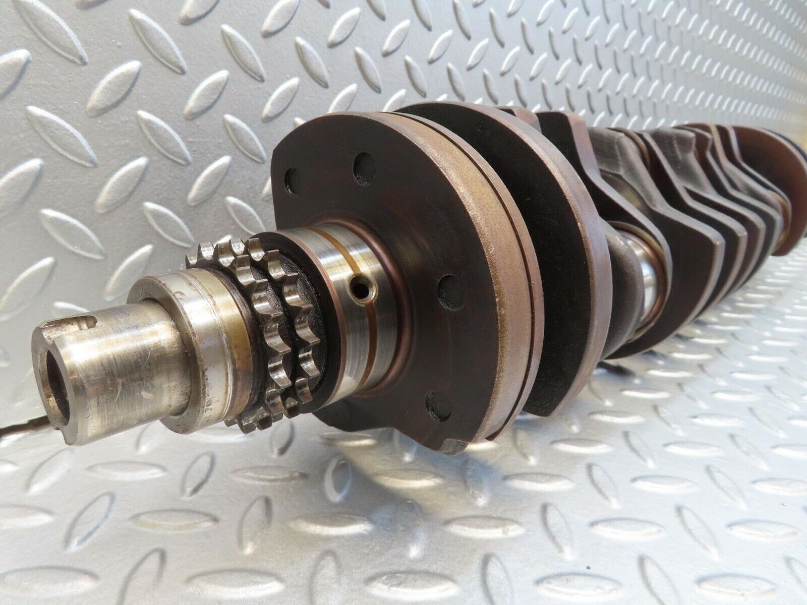 16141 Mercedes-Benz W123 280E Crankshaft 1100310701