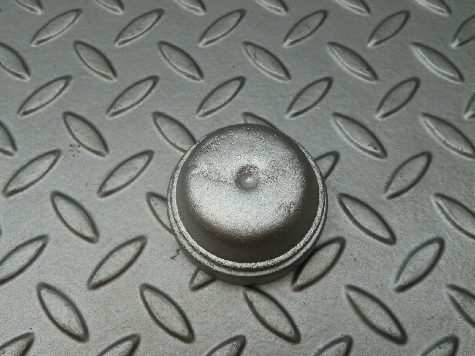 4176 Mercedes-Benz C123 230CE Coupe Wheel Bearing Dust Cap