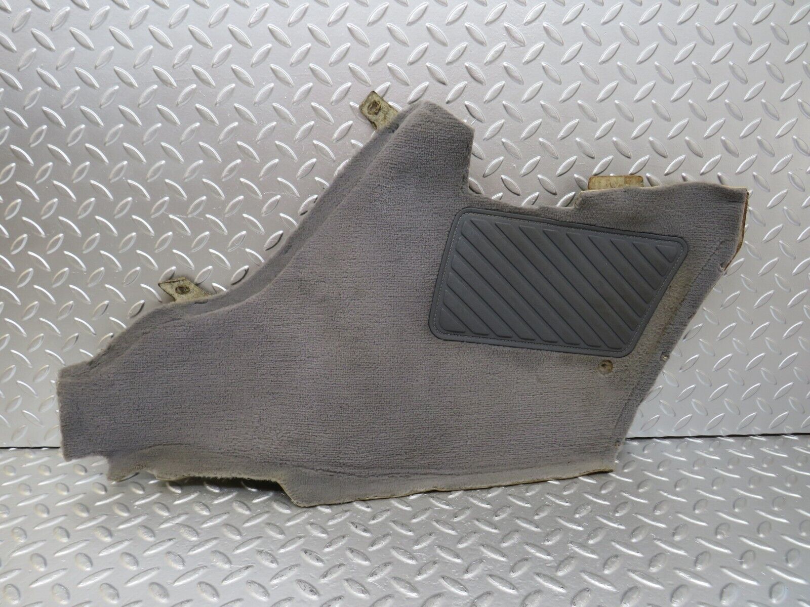 25754 Mercedes-Benz W124 280E Centre Console Carpet Right Side Grey