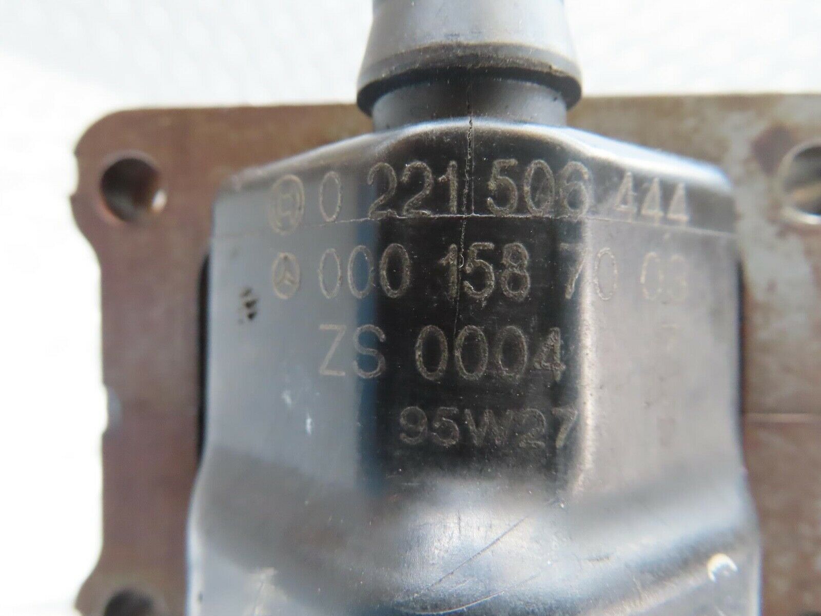 15051 Mercedes-Benz W140 S320 Ignition Coil Bosch 0001587003