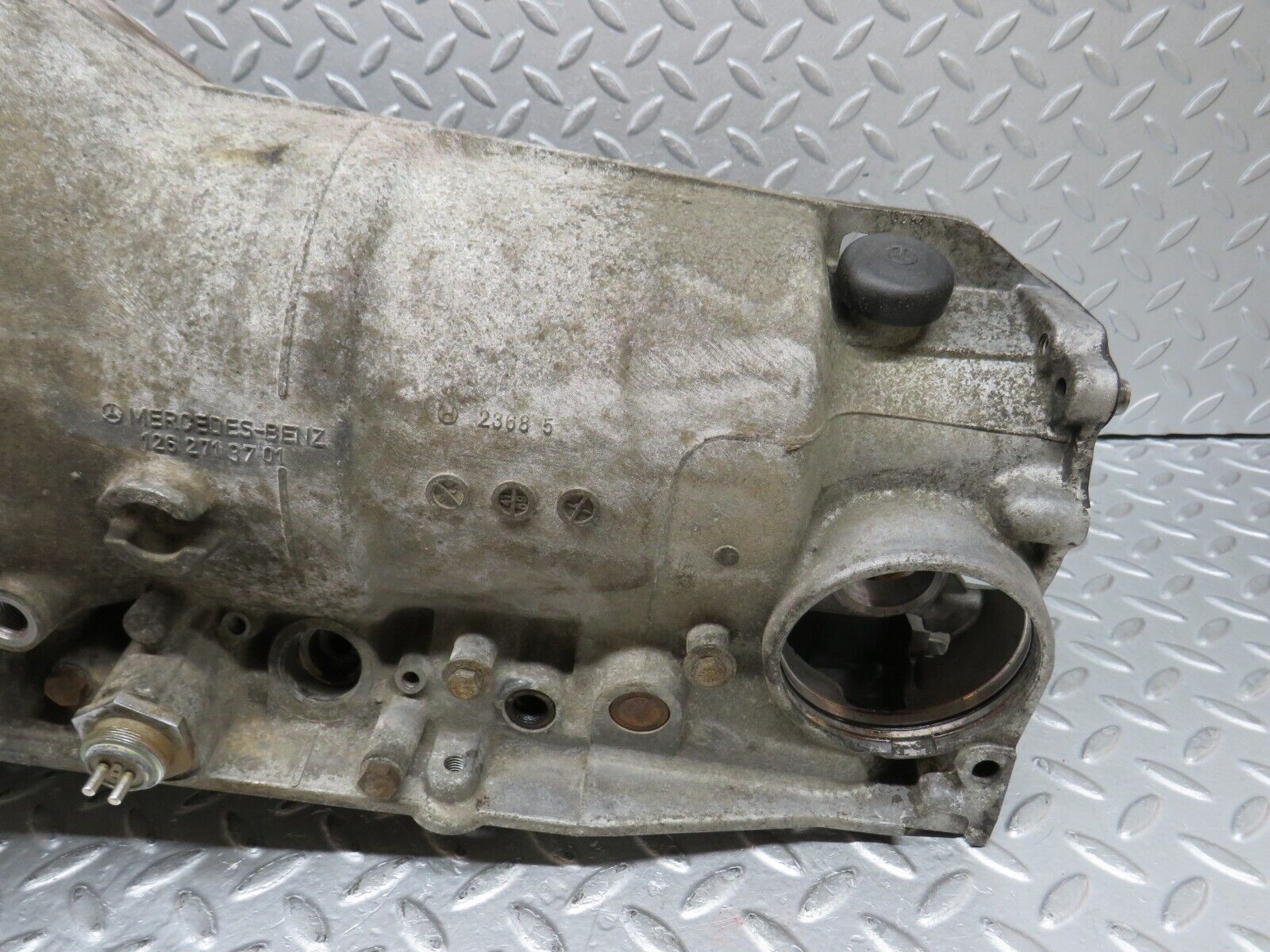 36399 Mercedes-Benz W126 420SE Automatic Gearbox Housing 722.355 1262706201 1262713701