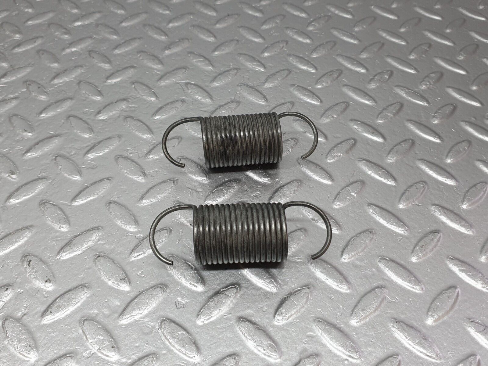 40793 Mercedes-Benz W123 300D Front Seat Adjustment Spring Pair
