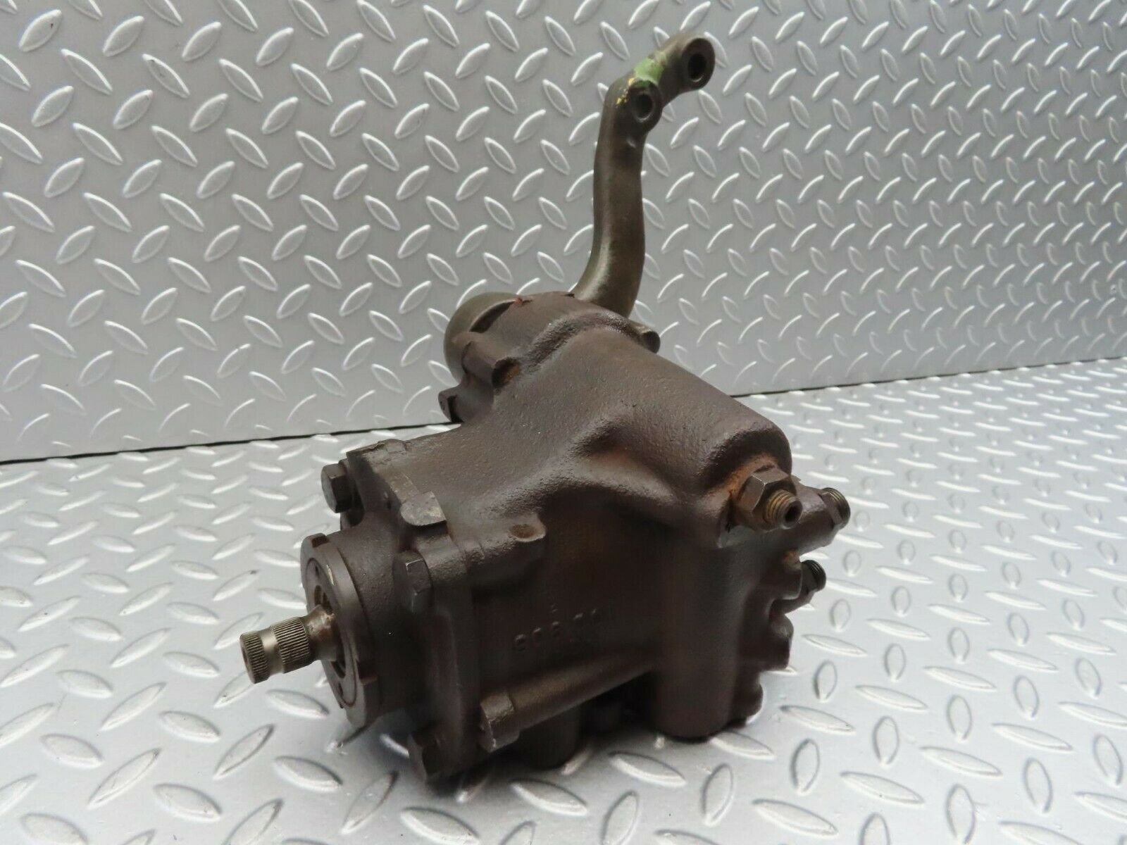 7159 Mercedes-Benz C107 350SLC Coupe Steering Box 1164610101