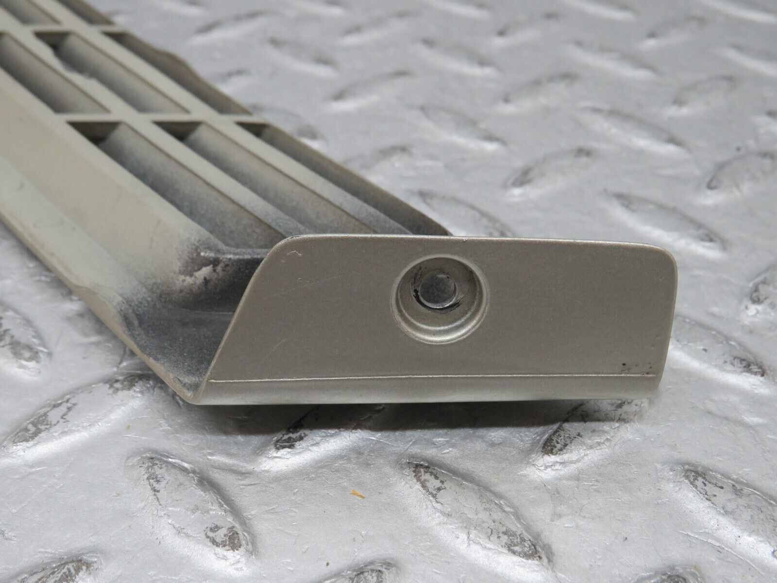 36500 Mercedes-Benz W201 190E 2.0L C Pillar Exterior Cover Left Side 2016980189