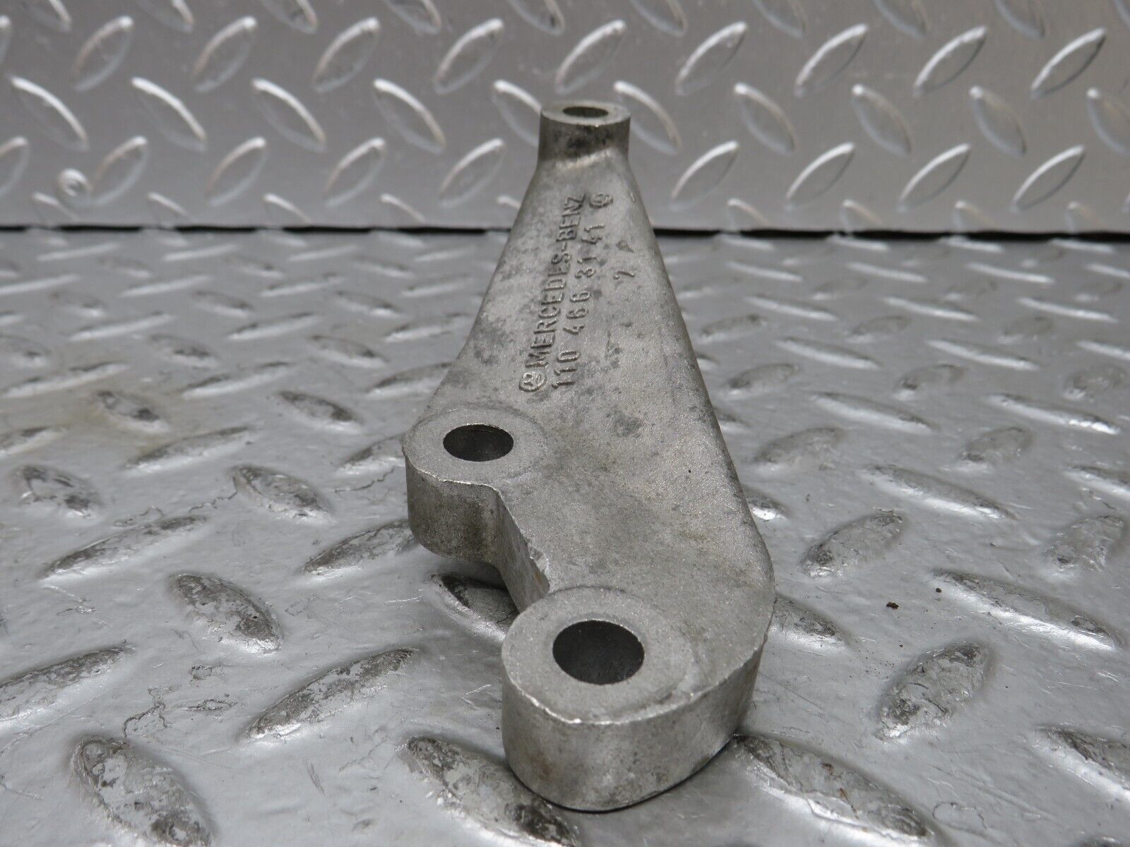 27395 Mercedes-Benz W123 280E Power Steering Pump Bracket 1104663141