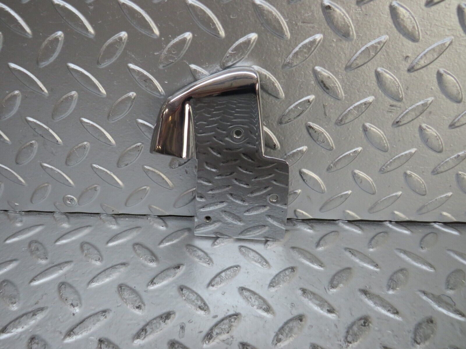 26491 Mercedes-Benz C124 220CE Coupe B Pillar Chrome Cover Plate Left Side