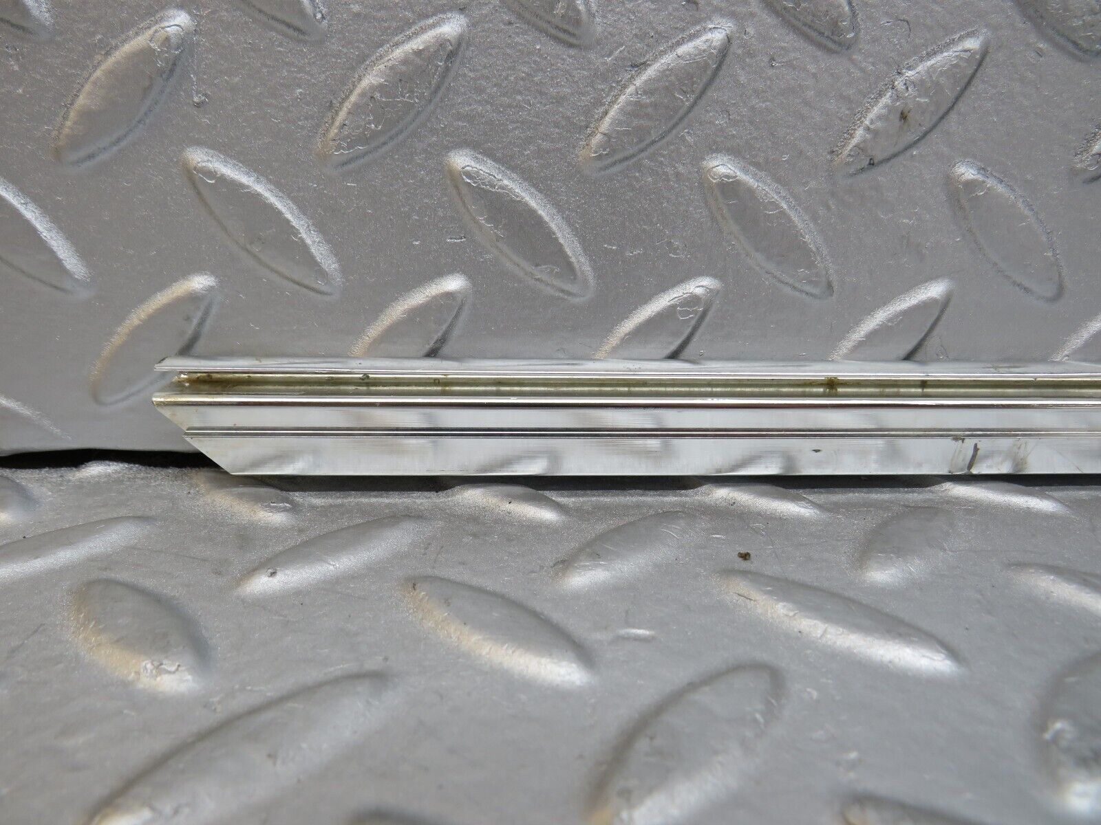 36954 Mercedes-Benz C126 420SEC Coupe Rear Right Interior Window Chrome