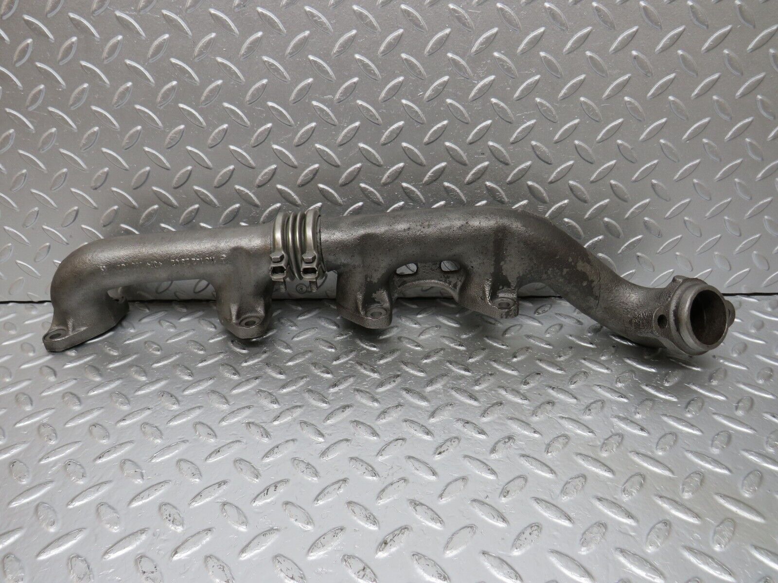 33117 Mercedes-Benz W126 380 V8 Exhaust Manifold Left 1161422302 1161422902