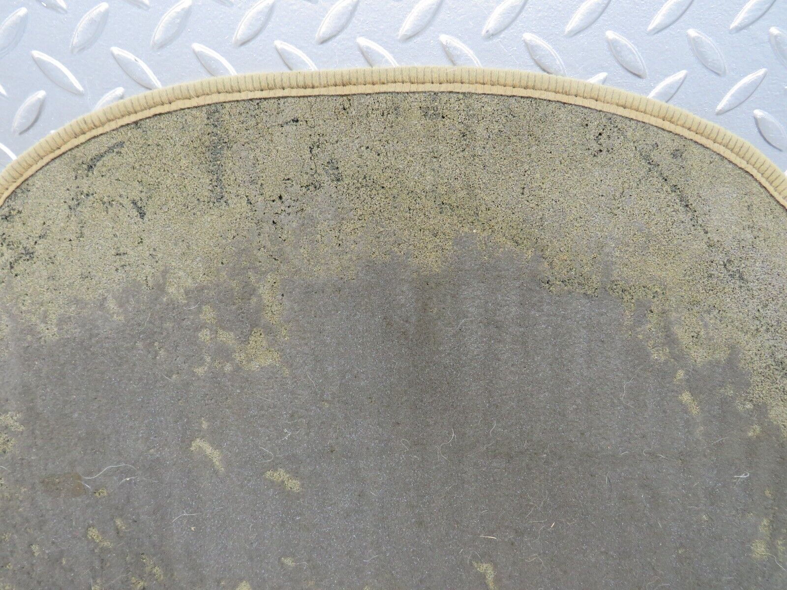 28925 Mercedes-Benz C124 320CE Coupe Rear Left Floor Carpet Beige