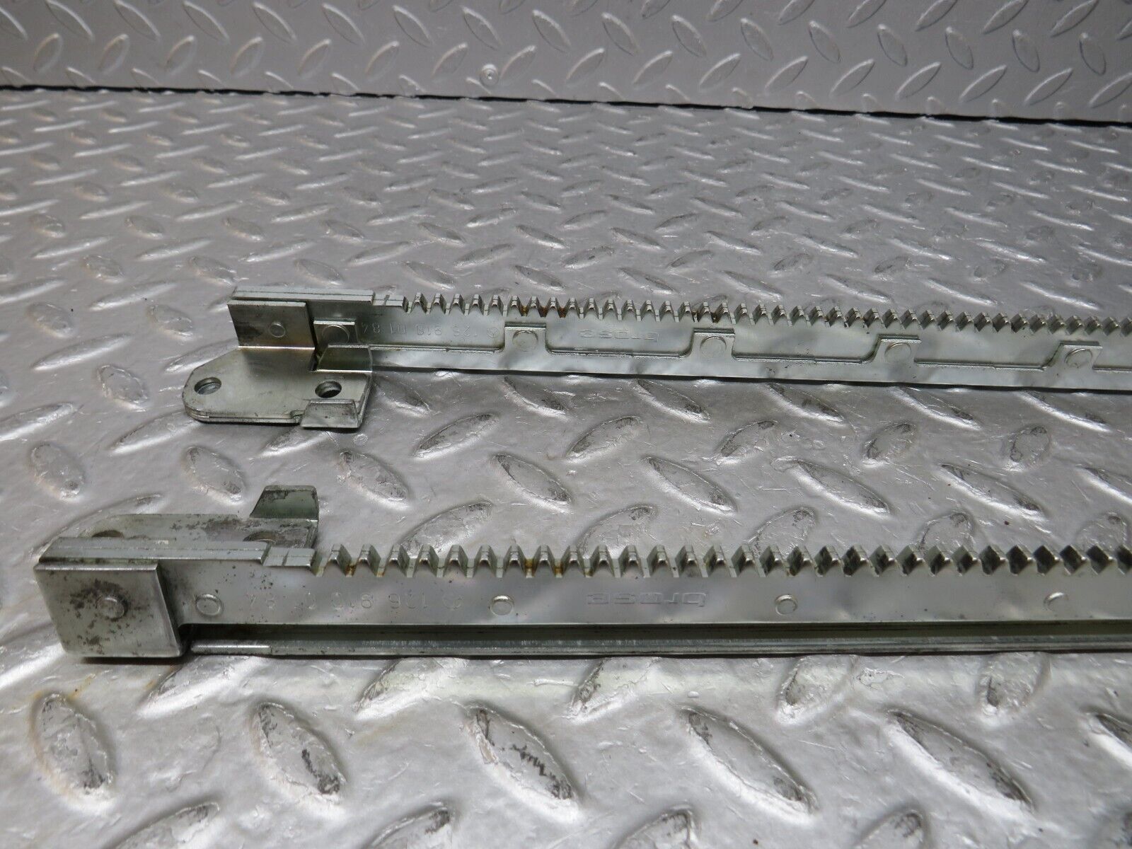 37084 Mercedes-Benz C126 420SEC Coupe Electric Seat Rail Pair 1269100184