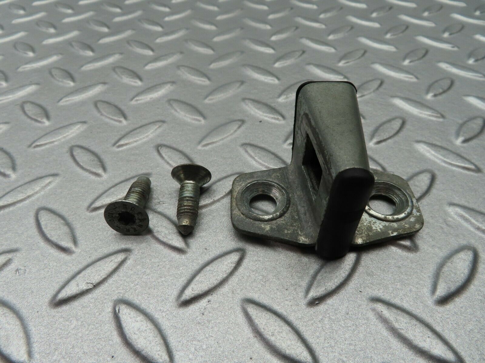 5368 Mercedes-Benz W124 230E Door Lock Latch