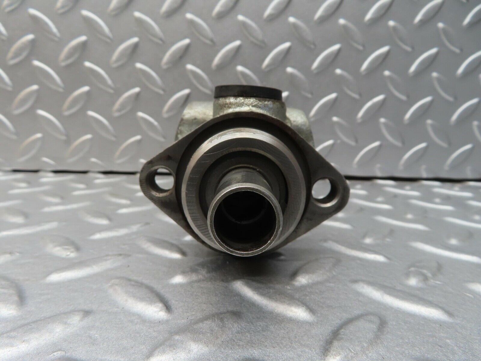 14282 Mercedes-Benz W116 350SE Brake Master Cylinder