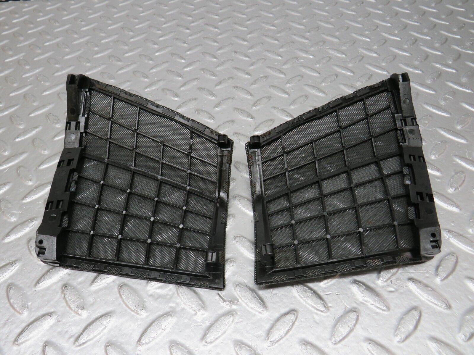 32493 Mercedes-Benz S124 300TE Wagon Dashboard Speaker Cover Pair