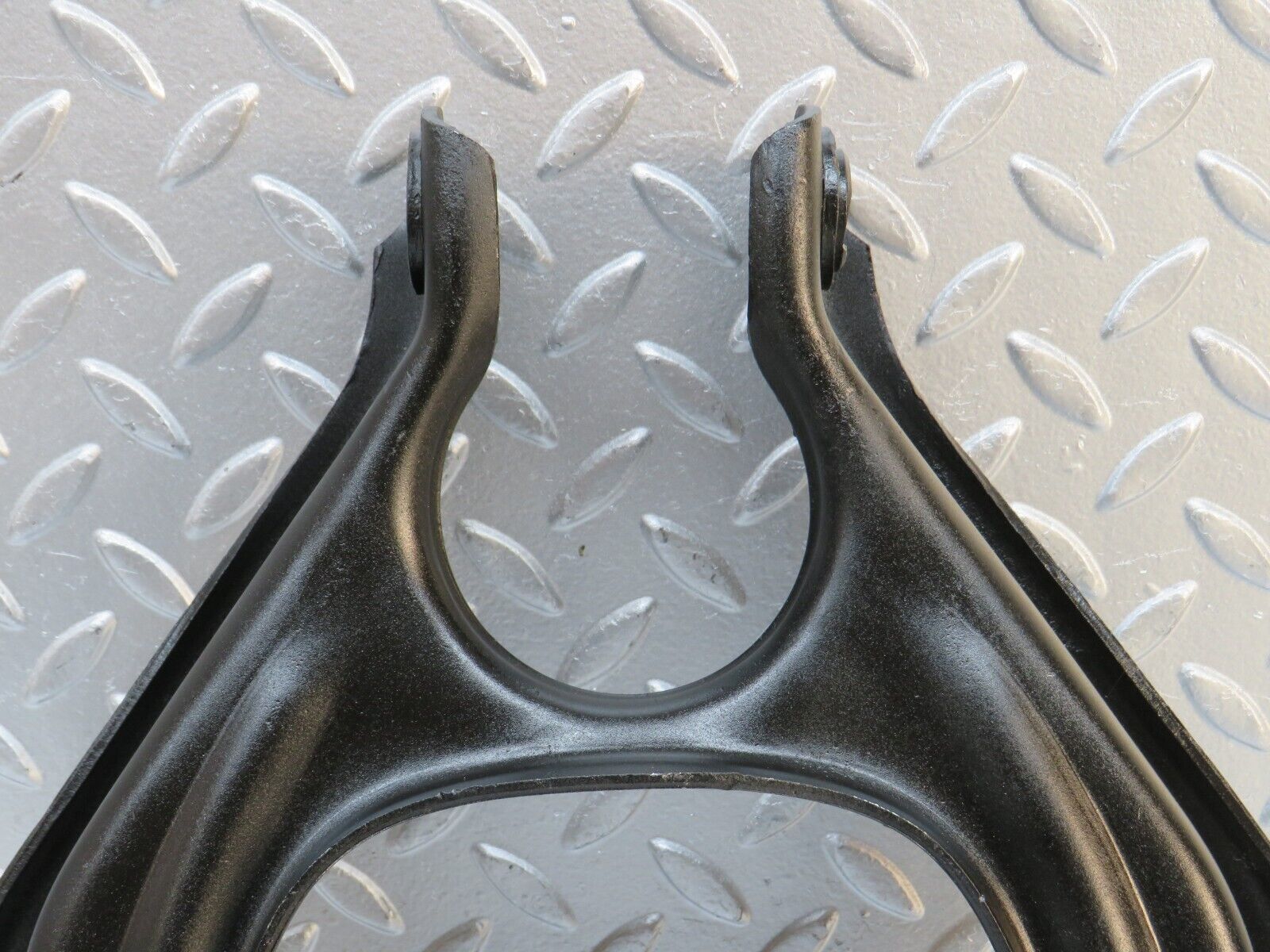 32267 Mercedes-Benz W108 280SE Front Left Upper Control Arm