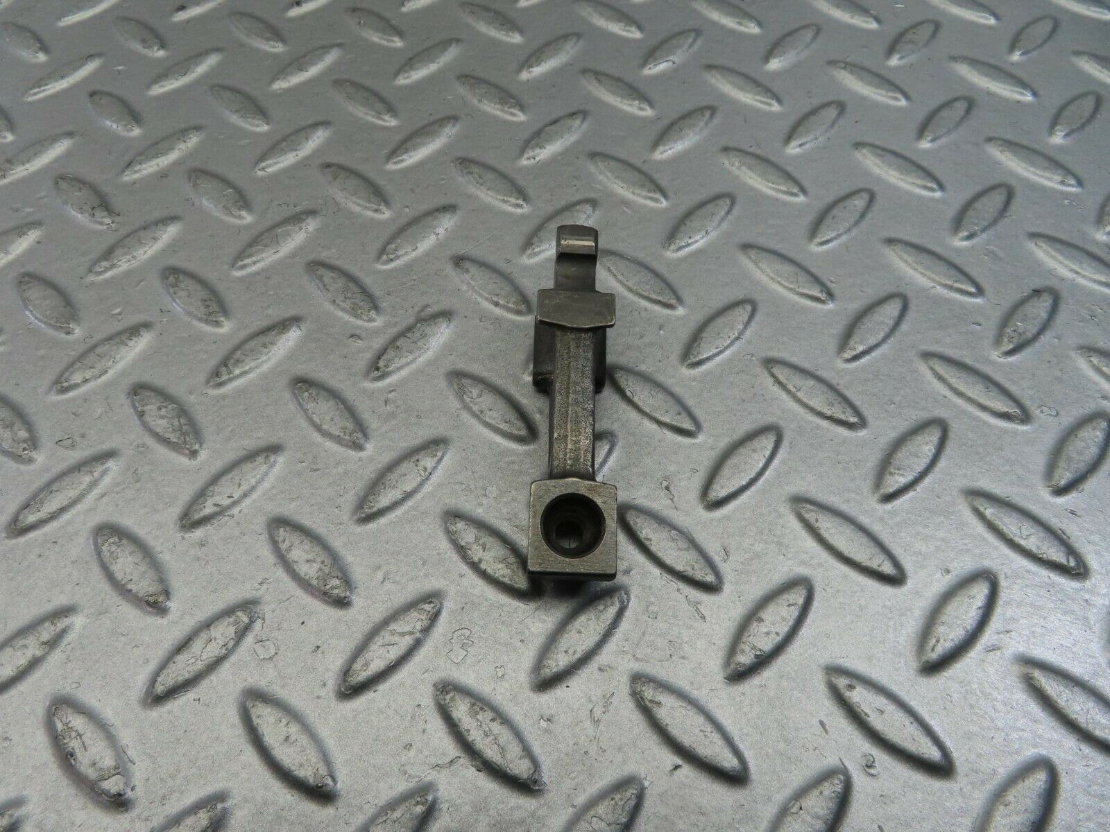 9139 Mercedes-Benz W108 Valve Rocker Arm With Retaining Spring