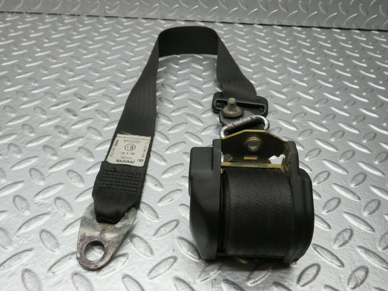 24098 Mercedes-Benz W123 280E Front Right Seat Belt With Buckle 1238602686