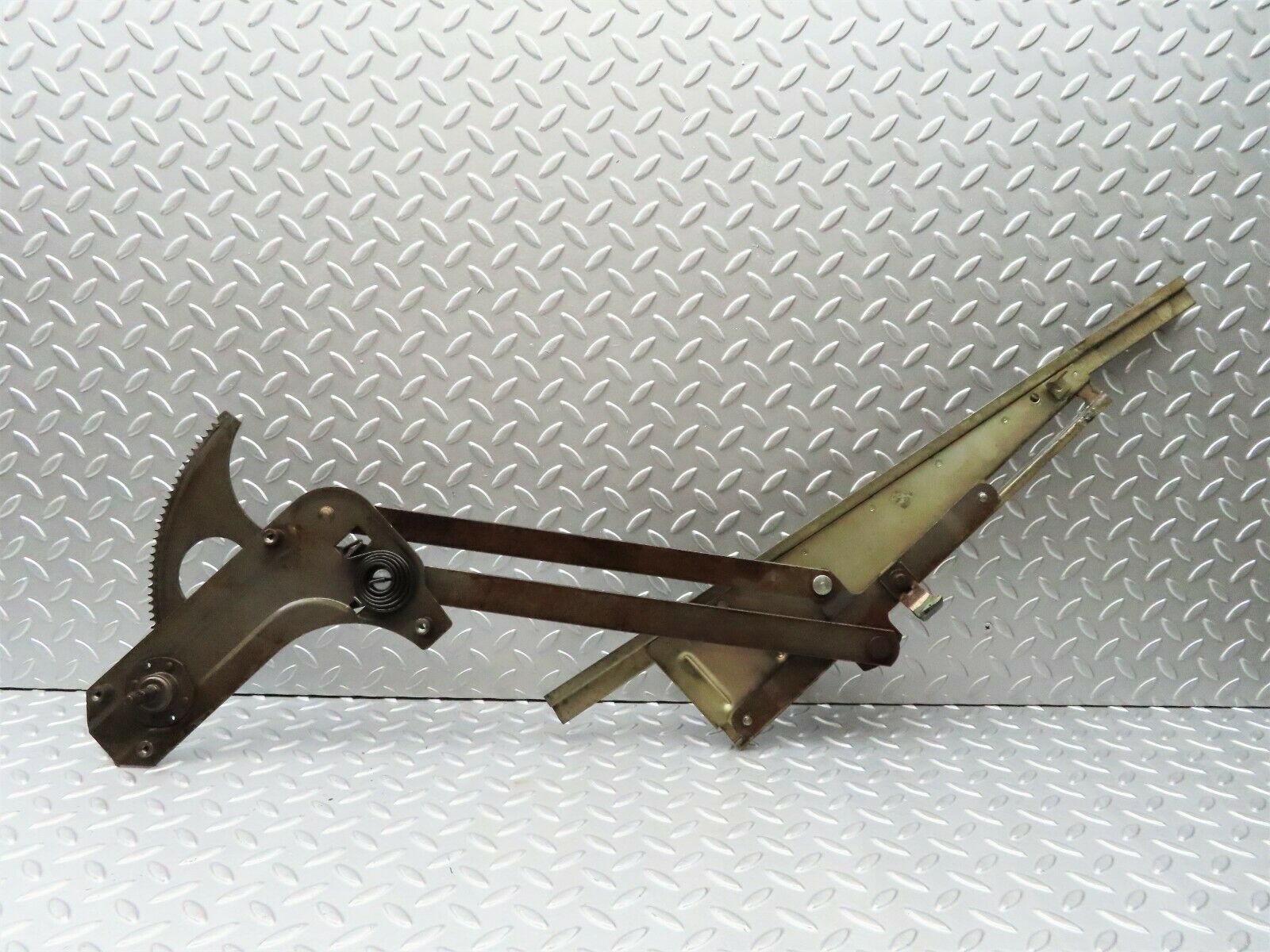 4722 Mercedes-Benz W114 280CE Coupe Front Right Manual Window Regulator