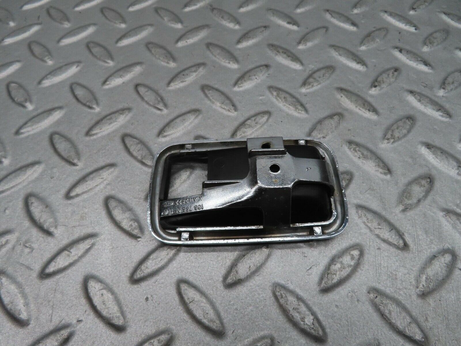 12266 Mercedes-Benz W108 280SE 3.5 Chrome Frame For Door Handle 1087660511