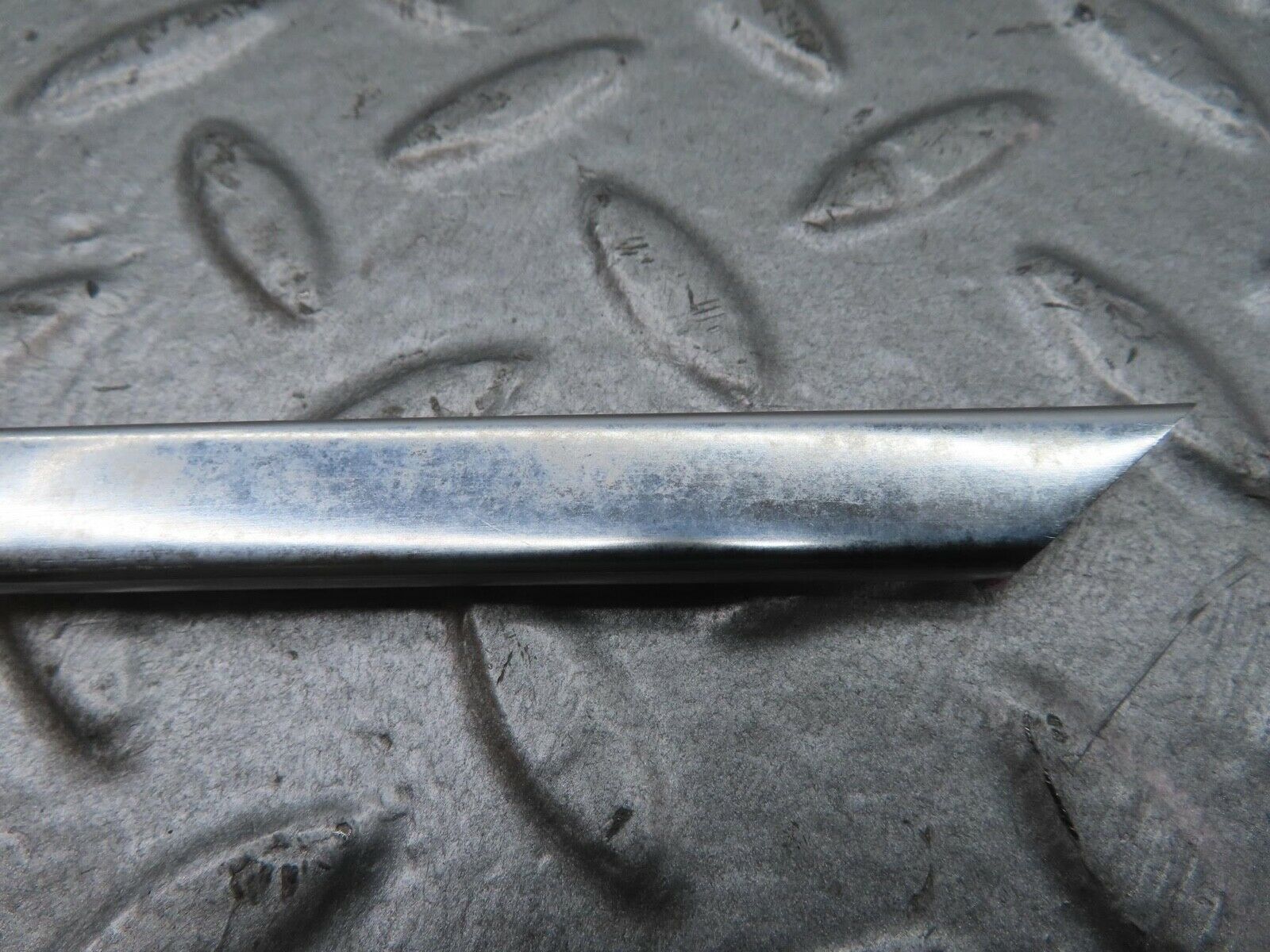 13602 Mercedes-Benz W123 200 Front Left Door Window Chrome Frame