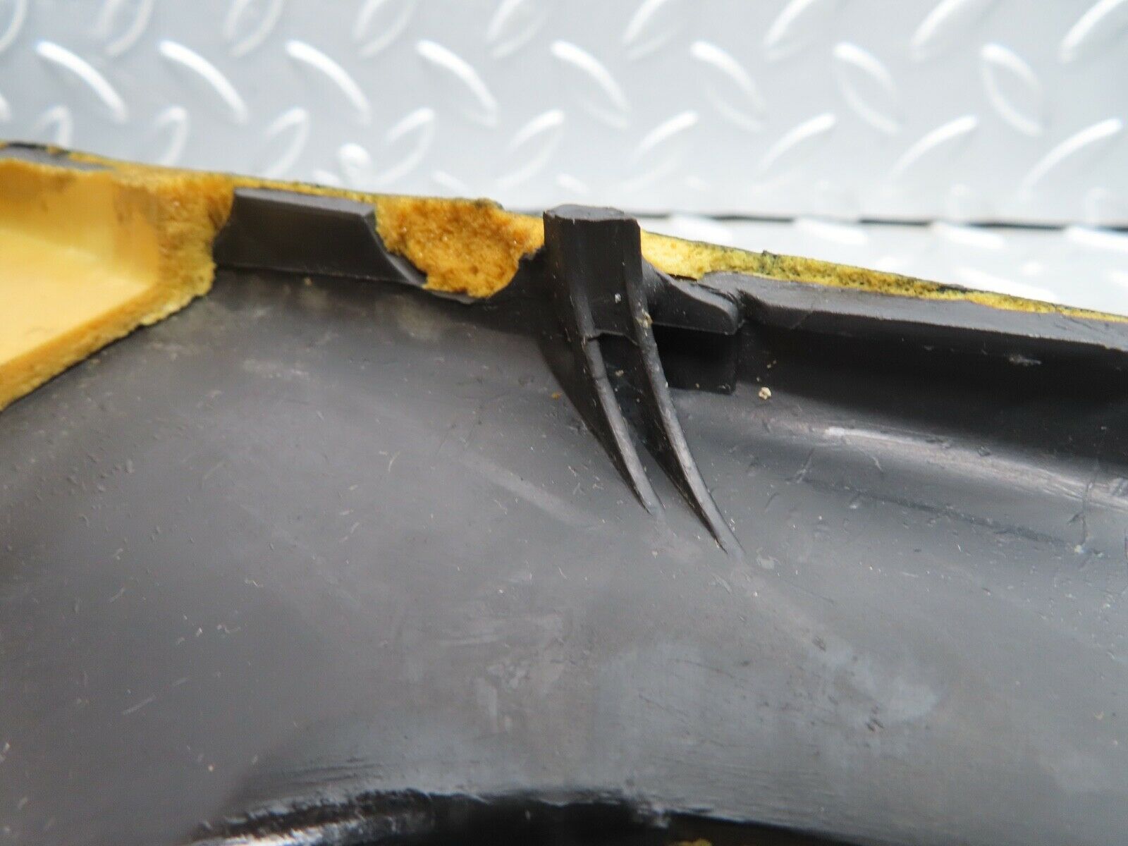 16879 Mercedes-Benz C123 280CE Coupe Centre Console Blue